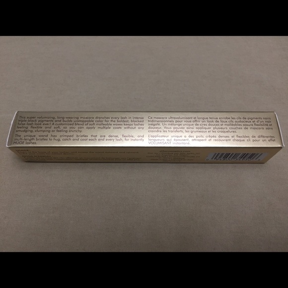 Stila HUGE Extreme Lash Mascara - Picture 3 of 4